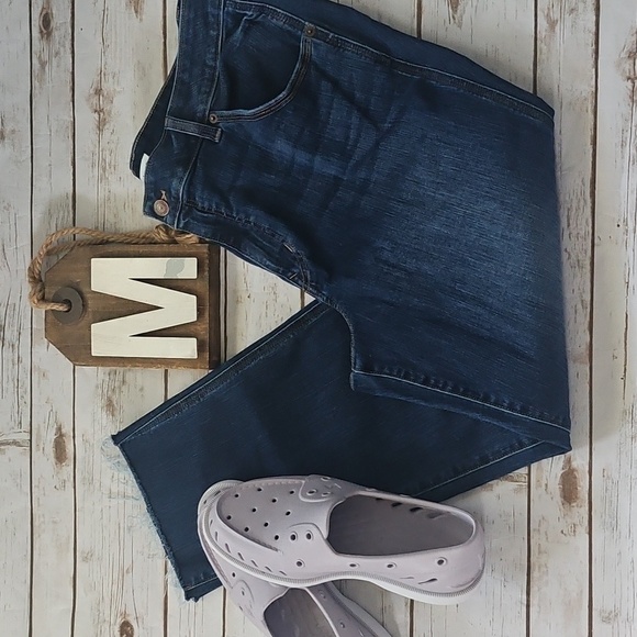 Maurices Mid-Fit Mid-Rise Straight Crop - Picture 1 of 13